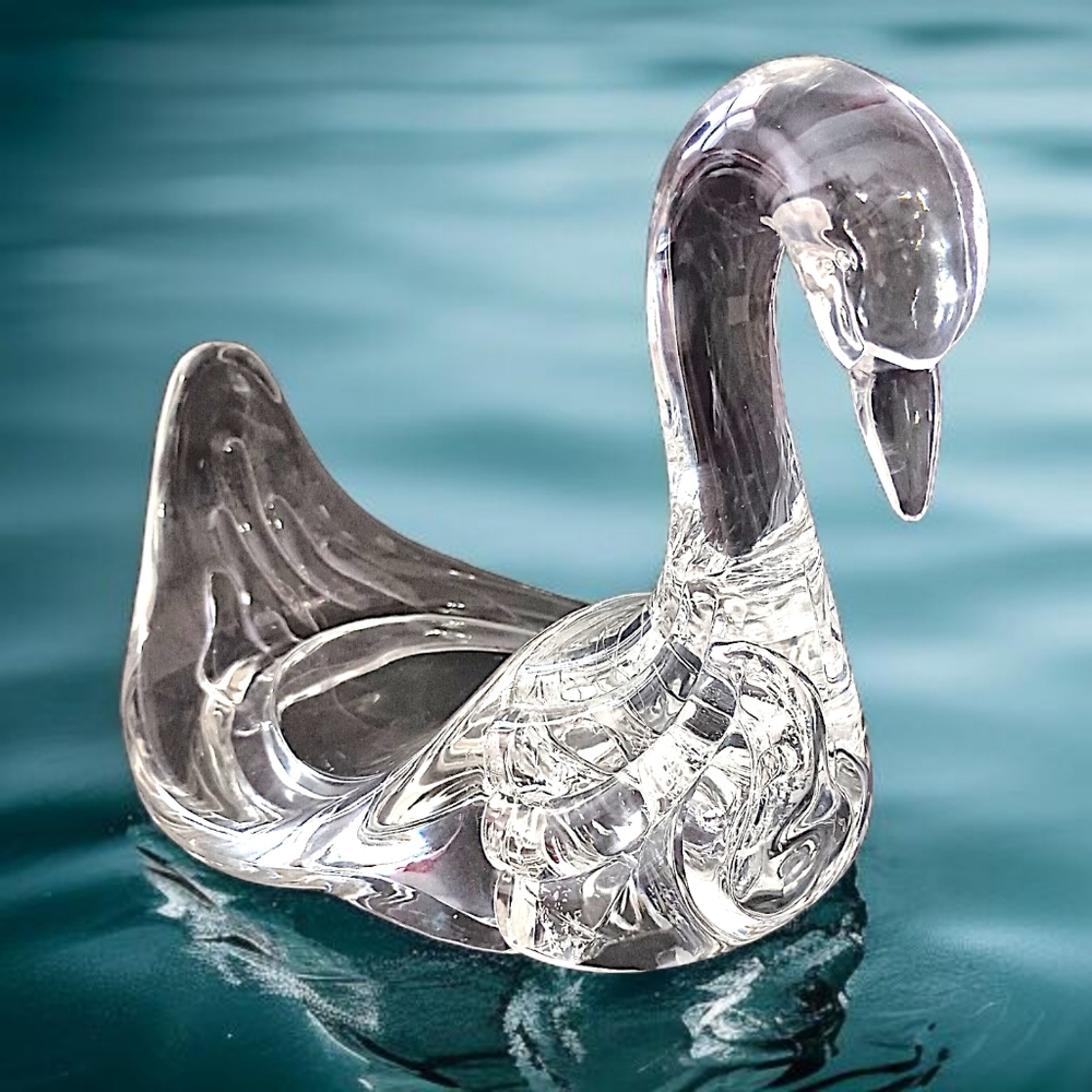 Vintage Lucite Swan Towel Holder Clear Acrylic Guest Washcloth 80s MCM Graceful